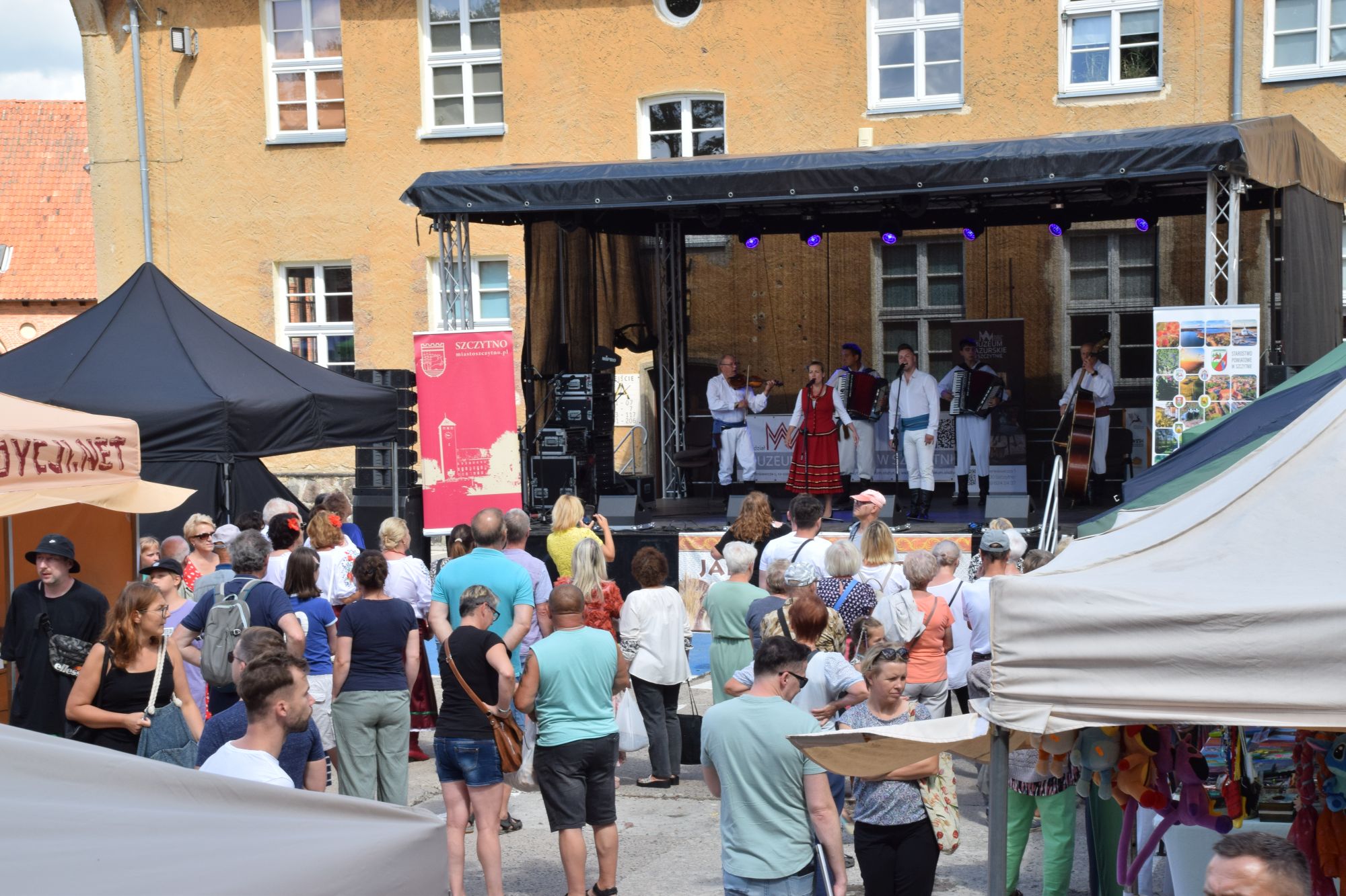 Scena jarmarkowa